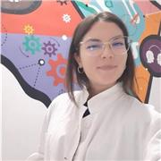 Lezioni private o di gruppo. Studentessa con esperienza